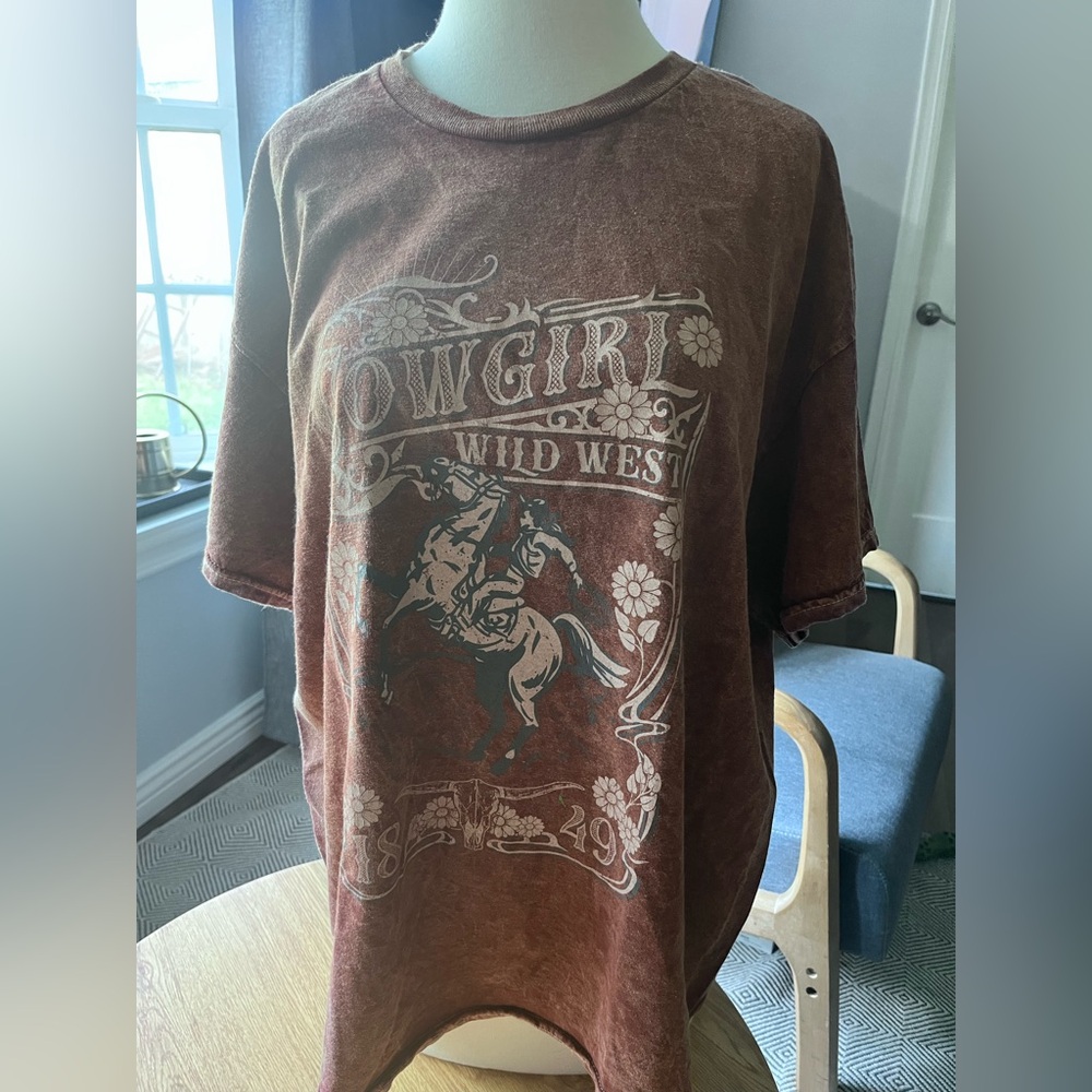 Cowgirl Wild West Short Sleeve Graphic Tee - Brown